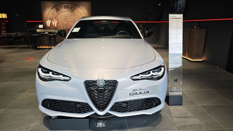 桃園荃程汽車參訪 - 依照Stellantis Brand House 全球規範打造之亞太區第二座據點