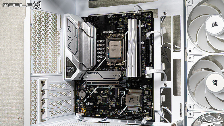 【開箱】賊船MATX海景殼 | CORSAIR 2800X RS-R ARGB WEHITE