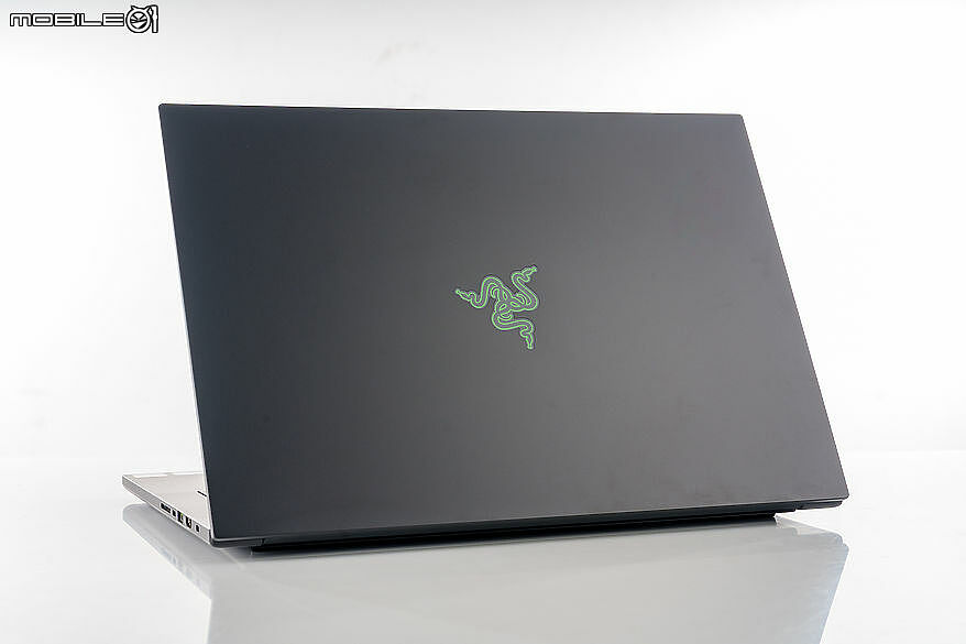 Razer Blade 16(2026) 測試報告｜無需妥協的輕薄與強效
