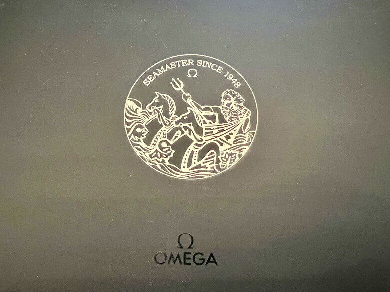 【荒謬的媽媽給荒謬開門】 Omega炫技之作Planet Ocean 6000M！