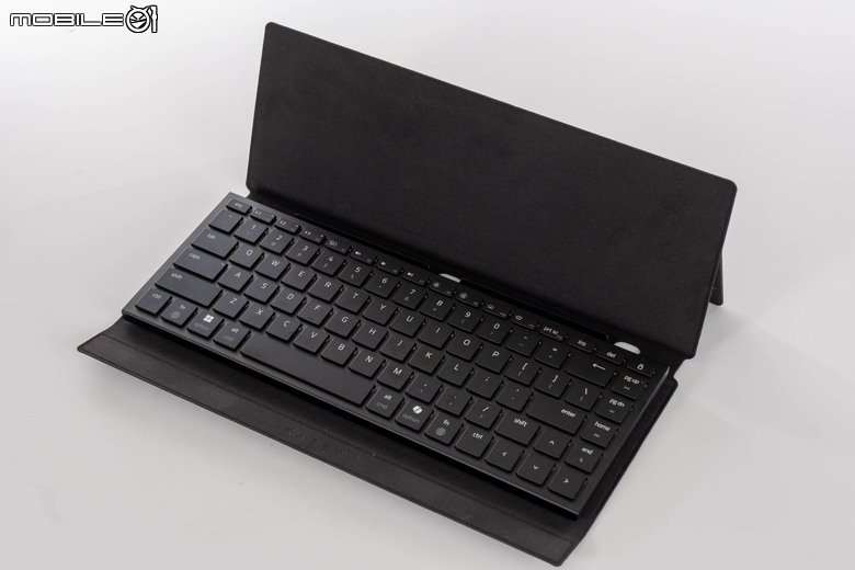 RAZER JORO 攜帶式遊戲鍵盤/BASILISK MOBILE 滑鼠開箱體驗 提供行動遊戲玩家更好的輸入操作選擇