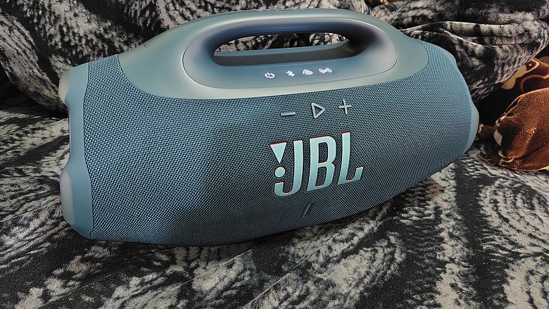 JBL boombox 4開箱 順便蓋大樓說說使用心得