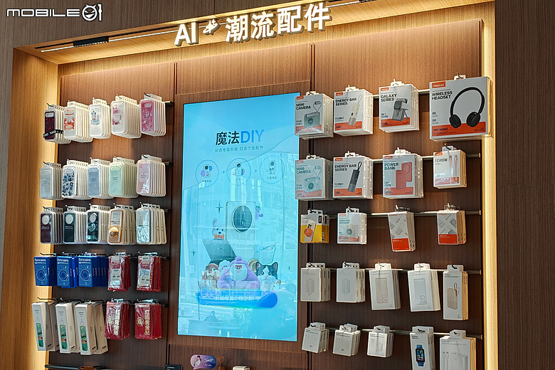 直擊深圳榮耀 α 旗艦店|Robot Phone 進駐、人形機器人迎賓!