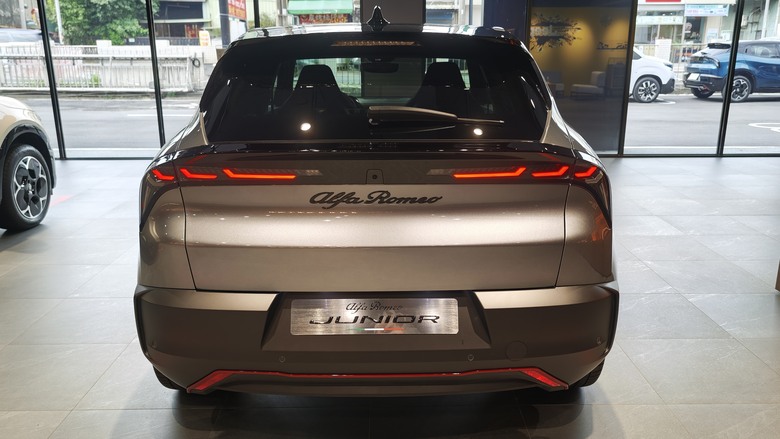 桃園荃程汽車參訪 - 依照Stellantis Brand House 全球規範打造之亞太區第二座據點