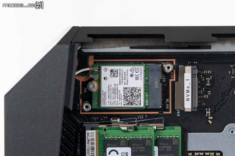 ROG NUC16 Edition 20 電競迷你電腦開箱實測 要價近 20 萬的迷你主機最強之作！