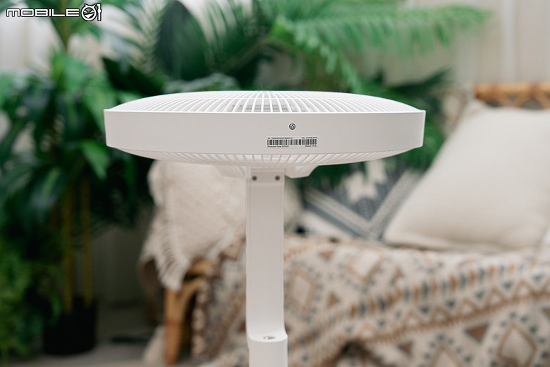小米米家智慧 DC 超薄電風扇 Pro 開箱實測｜8.7cm 超薄機身、Type-C 供電更方便，從臥室吹到露營都能用