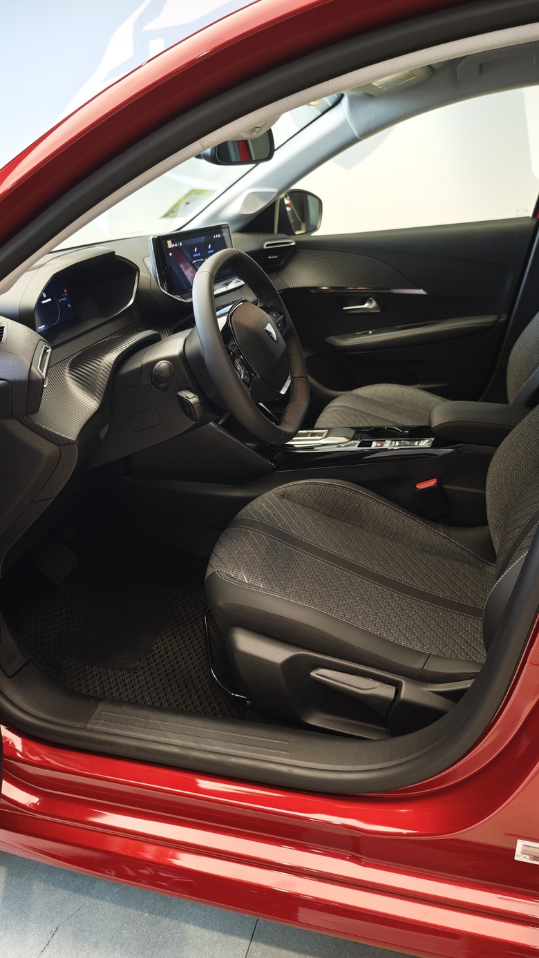 一個願望的實現 - Peugeot 208 小改款試駕