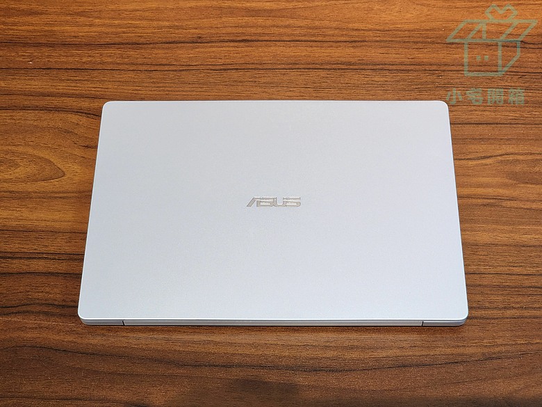 點我看大圖 【小宅開箱】華碩無畏Pro 14 2026 (M5450GA)全新模俱全能日常辦公室輕薄筆電