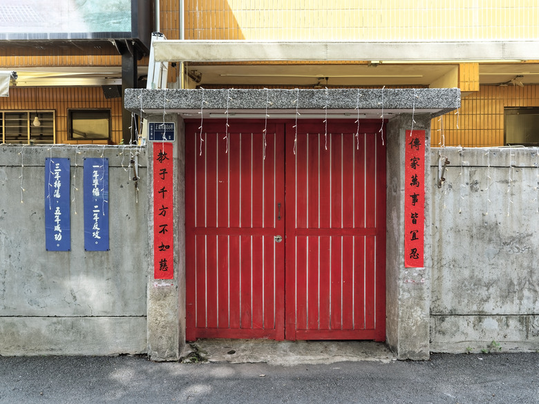 點我看大圖 漫步復古眷村與貓咪時光|三重空軍一村 ✕ 戲咖啡 ✕ 美食隨拍(OM-3+TG-7+Luna Ultra)