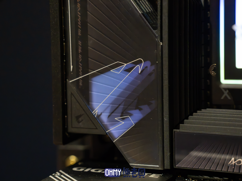 40週年超頻特仕板 技嘉 X870 AORUS INFINITY