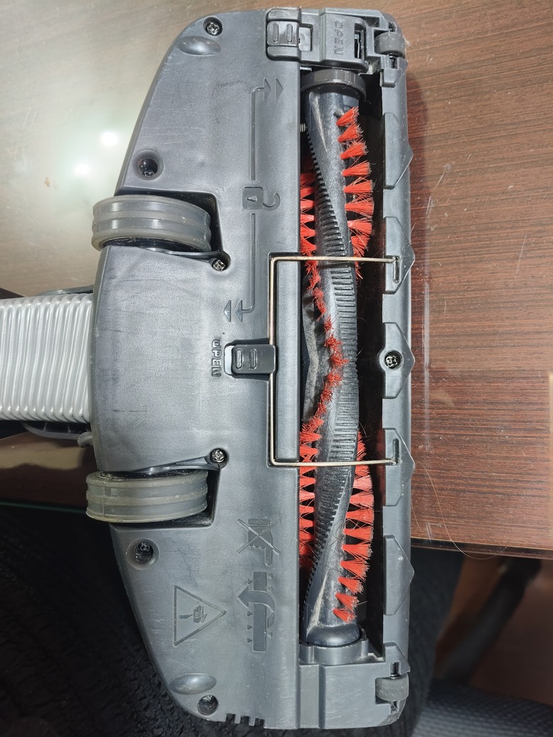 伊萊克斯electrolux吸塵器維修：開啟數秒後自動關機