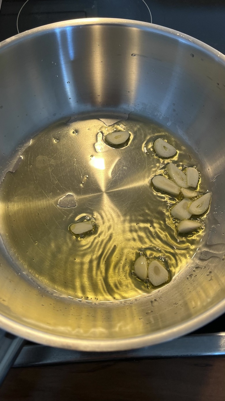 蒜香海鮮黃金蕃茄義大利麵