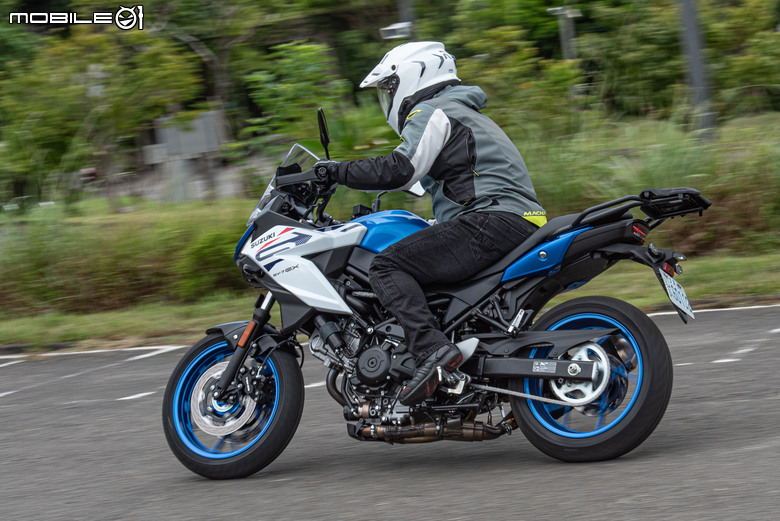 點我看大圖 2026 SUZUKI SV-7GX 試駕報告|V雙風味依然經典,熱血可以更加舒適!