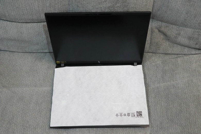 Acer Nitro V 16 AI開箱 AMD Ryzen 7 AI 450 + RTX5060 8G+16G DDR5 + 180Hz