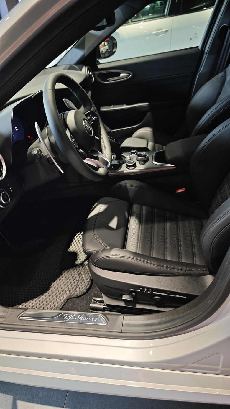 桃園荃程汽車參訪 - 依照Stellantis Brand House 全球規範打造之亞太區第二座據點