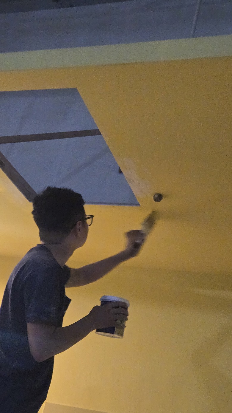 台中木工開維修孔油漆