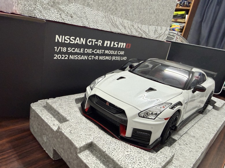 [開箱]1/18 Nissan GT-R Nismo R35 2022