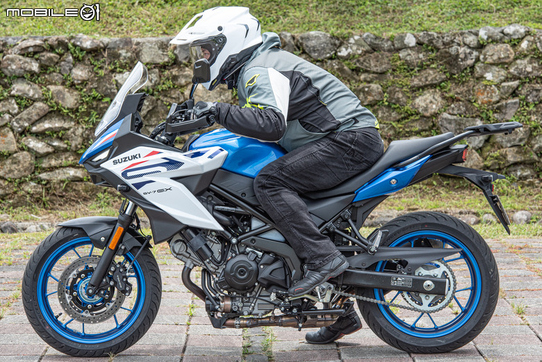 點我看大圖 2026 SUZUKI SV-7GX 試駕報告|V雙風味依然經典,熱血可以更加舒適!