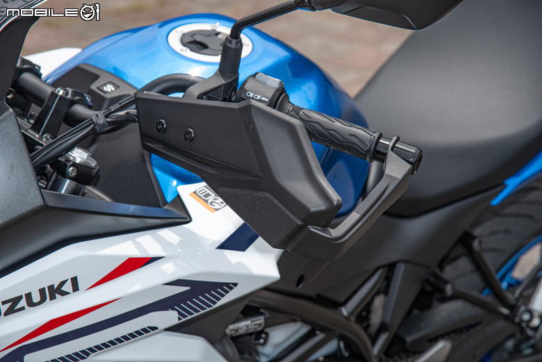 點我看大圖 2026 SUZUKI SV-7GX 試駕報告|V雙風味依然經典,熱血可以更加舒適!