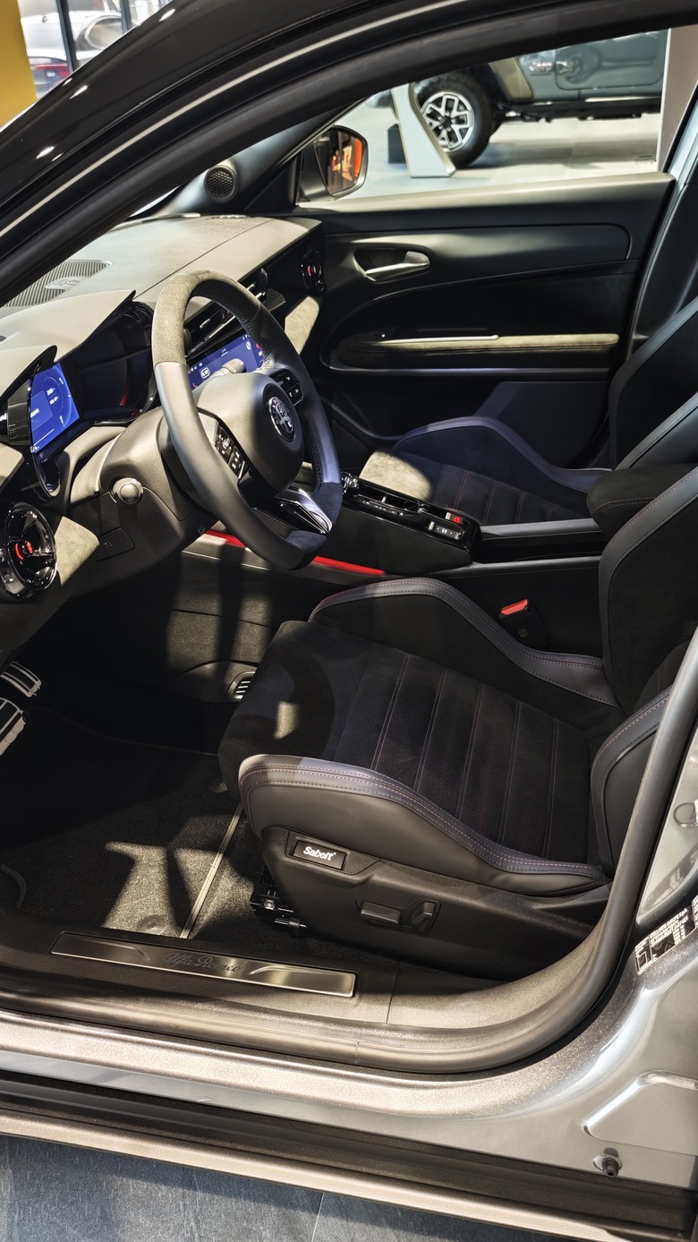 桃園荃程汽車參訪 - 依照Stellantis Brand House 全球規範打造之亞太區第二座據點