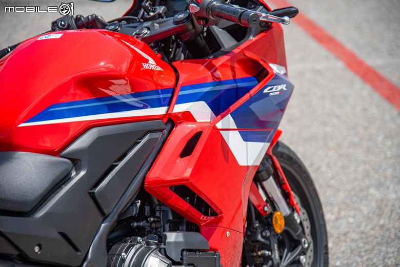 Honda CBR500R E-Clutch 賽道試駕｜非典型快排！另闢蹊徑的換檔體驗