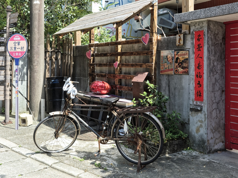 點我看大圖 漫步復古眷村與貓咪時光|三重空軍一村 ✕ 戲咖啡 ✕ 美食隨拍(OM-3+TG-7+Luna Ultra)