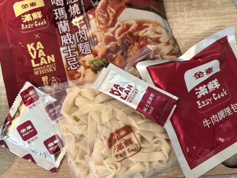 #分享 有人也愛粗麵嗎?(新品牛肉麵開箱 )