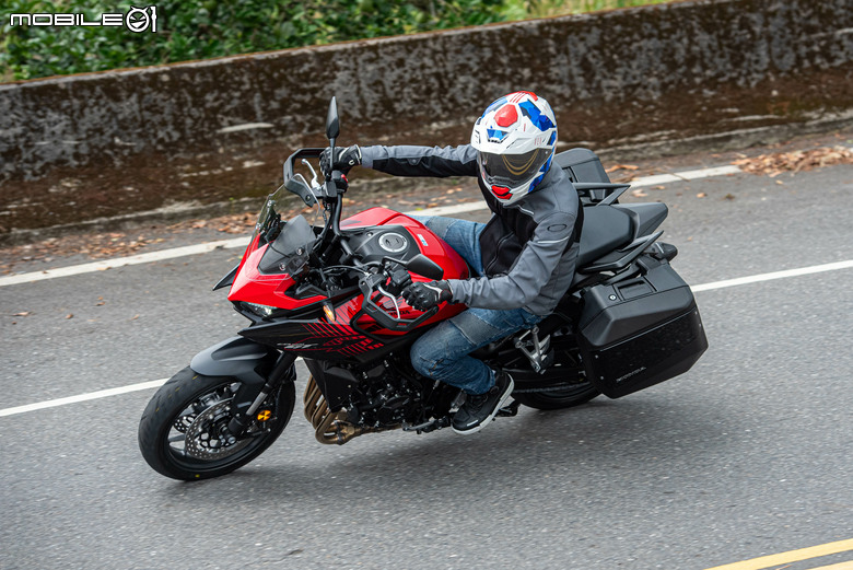 點我看大圖 HONDA CBR400R FOUR E-Clutch 即將在台販售,年底前有望發表!?