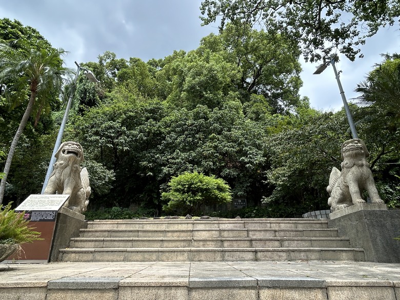 搭 捷 運 登 走 劍 潭 山 親 山 步 道