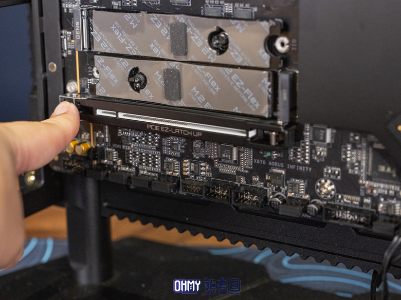 40週年超頻特仕板 技嘉 X870 AORUS INFINITY