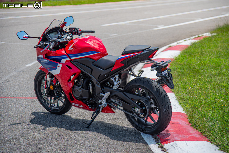 Honda CBR500R E-Clutch 賽道試駕｜非典型快排！另闢蹊徑的換檔體驗