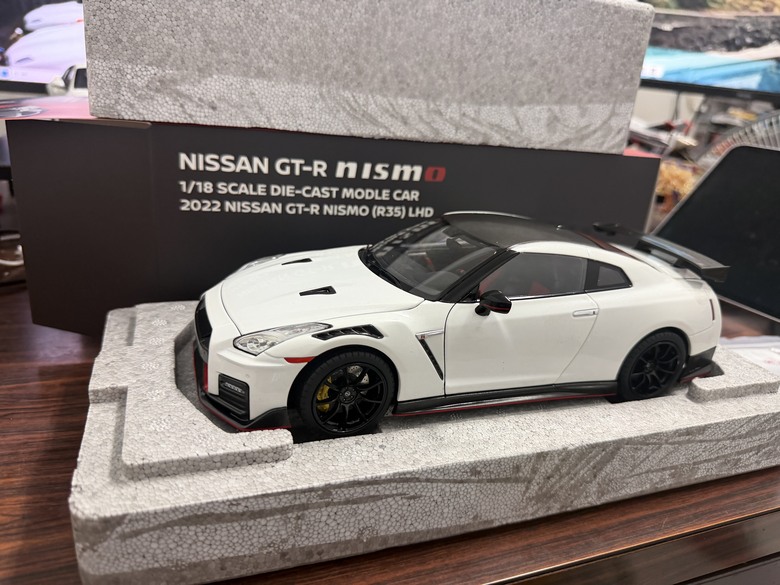 [開箱]1/18 Nissan GT-R Nismo R35 2022