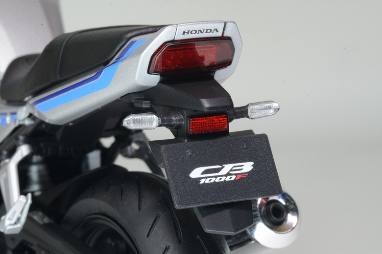 【模型製作】TAMIYA 1/12 HONDA CB1000F (圖多)
