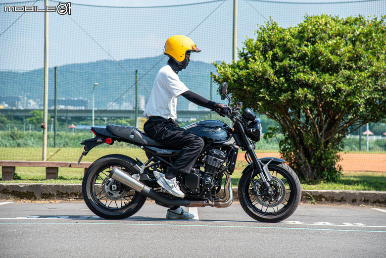點我看大圖 KAWASAKI Z900RS 黑球試駕|經典好球不退色,只隨時間淬鍊