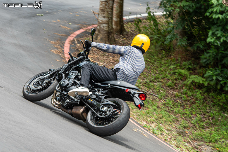 點我看大圖 KAWASAKI Z900RS 黑球試駕|經典好球不退色,只隨時間淬鍊