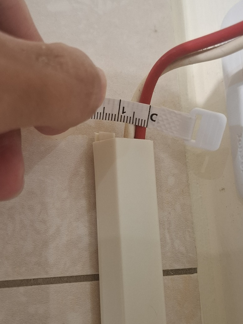 有一面牆的插座突然都沒有電了