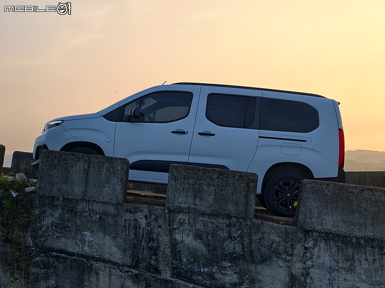 點我看大圖 生活需要的,剛好都放得下 / Citroën Berlingo