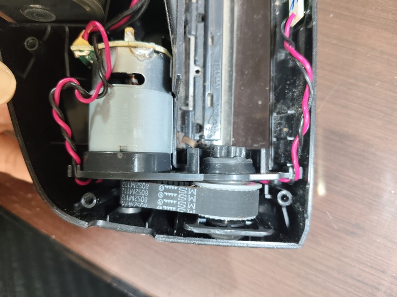 伊萊克斯electrolux吸塵器維修：開啟數秒後自動關機