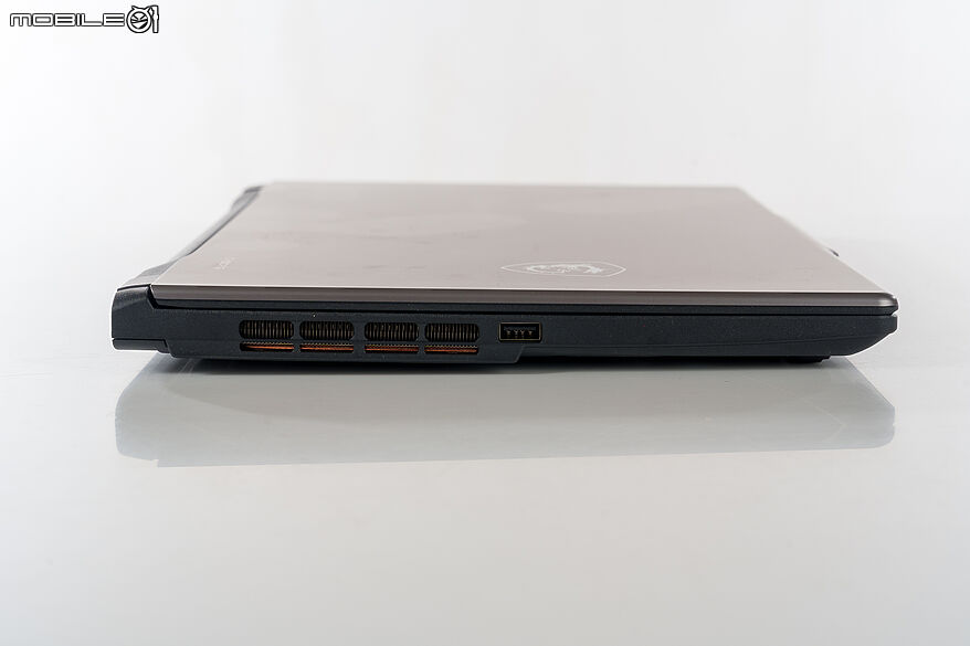 MSI Cyborg 15 Max 測試報告|融入 Cyberpunk 風格的入門電競筆電