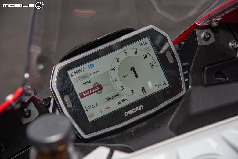 點我看大圖 DUCATI Pangale V2 S 試駕|街賽一體混血王子!超輕量級、最親民的DUCATI跑車