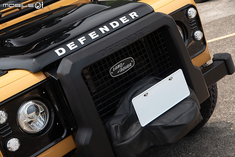老靈魂與新科技的越野傳承｜Defender Trophy Edition遇上全台唯一90 Works V8 Trophy！