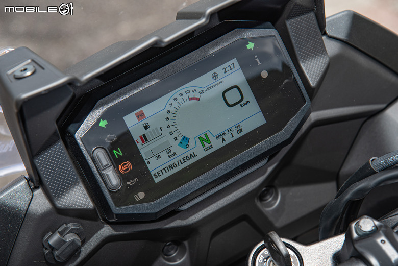 點我看大圖 2026 SUZUKI SV-7GX 試駕報告|V雙風味依然經典,熱血可以更加舒適!
