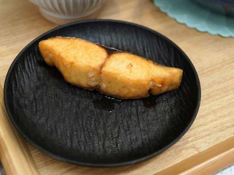 【食記】台南東區美食｜豪華海鮮粥、金沙蝦仁湯加購土魠魚、日式炸豬排咖哩飯、麻辣水煮煲，均消200多、份量誠意足