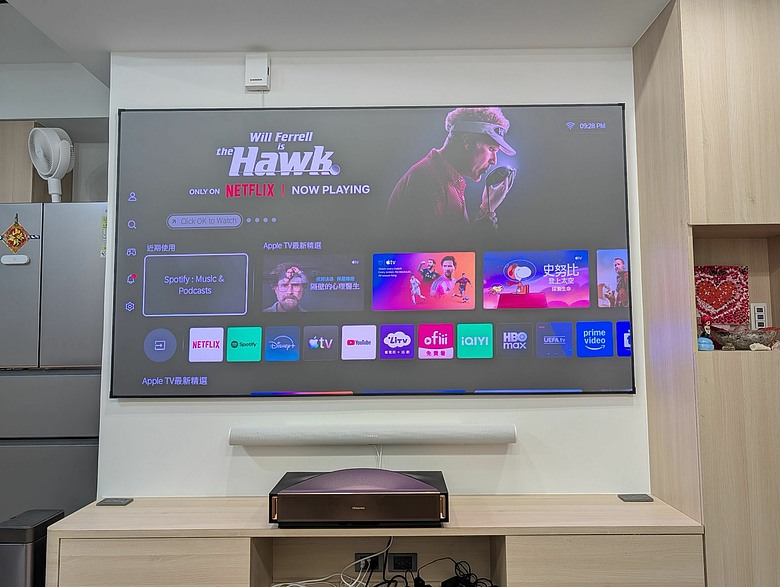 家裡裝了Hisense L9Q超短焦投影機
