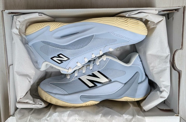 父子同鞋模式啟動！New Balance P350 籃球童鞋開箱，晚上球場的小小隊友