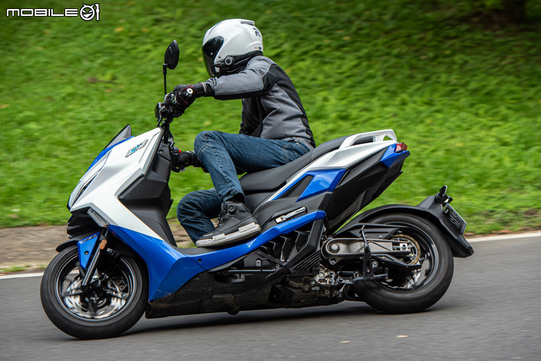 點我看大圖 KYMCO G7 試駕|電推輕量轉生,旗艦跑旅降臨