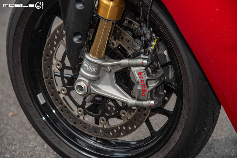 點我看大圖 DUCATI Pangale V2 S 試駕|街賽一體混血王子!超輕量級、最親民的DUCATI跑車
