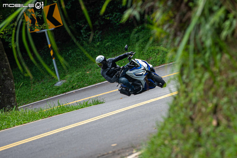 點我看大圖 KYMCO G7 試駕|電推輕量轉生,旗艦跑旅降臨
