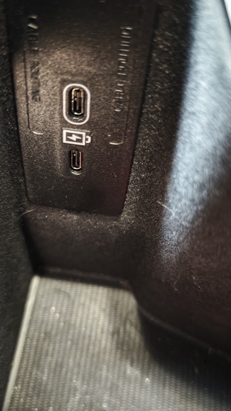 我的車載智能娛樂系統 - Ottocast OttoAibox P3 Pro 開箱分享~