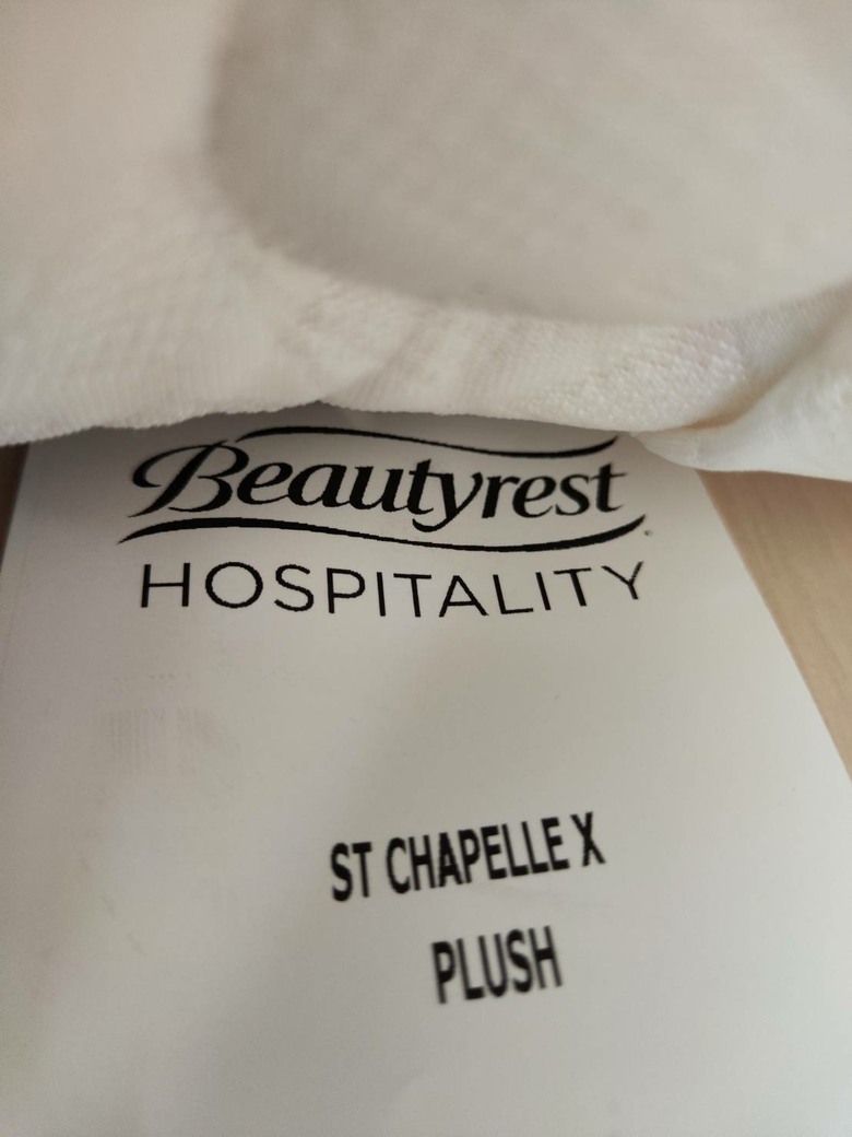 雲朵 NAGUE Simmons Beautyrest Hospitality Plush 購買心得